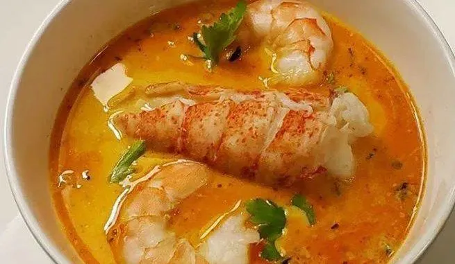SEAFOOD BISQUE WITH CRAB, SHRIMP AND LOBSTER…GARLIC CIABATTA BREAD ON THE SIDE